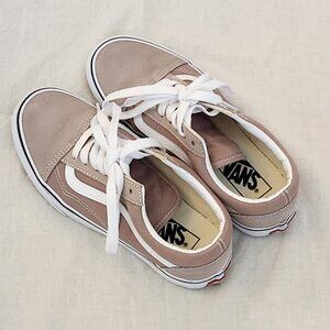 Like New - Vans Old Skool Shoe  - Size 5.5